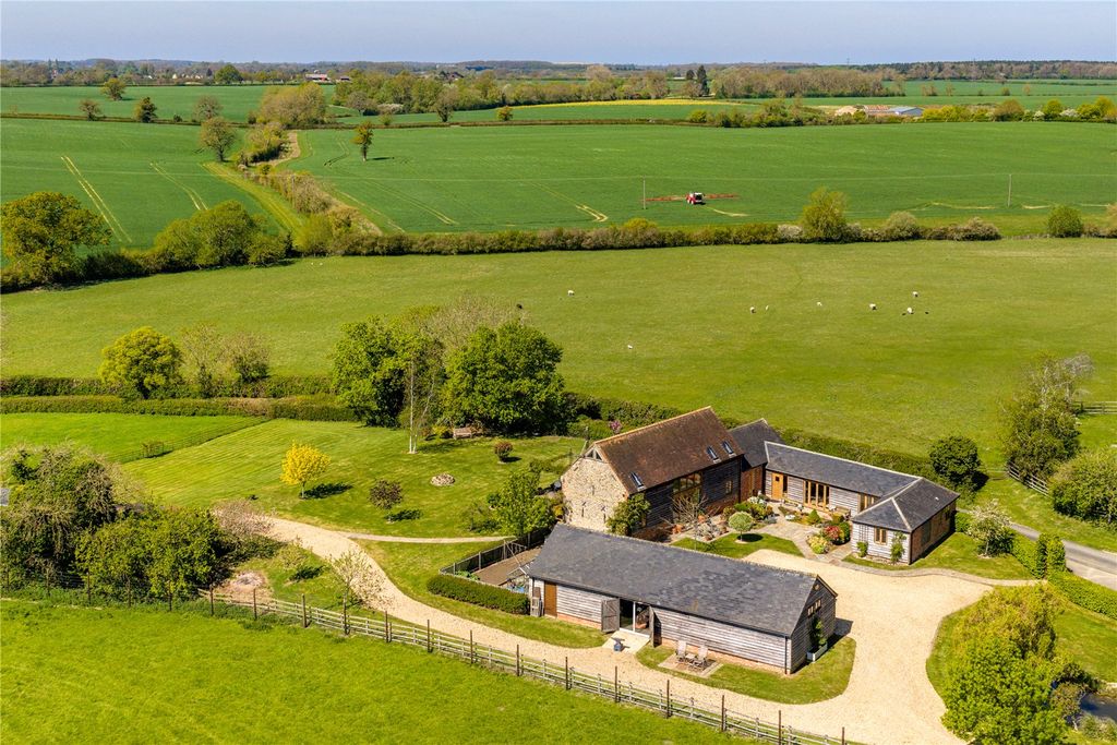 Property photo 1 of 24 Pond Farm House