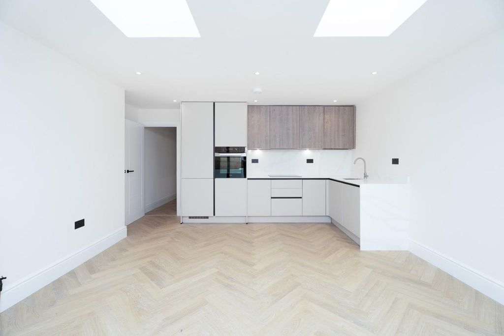 Property photo 2 of 13 Img11.Jpg