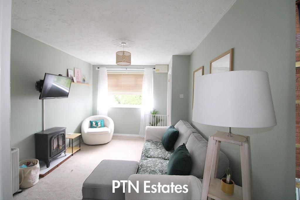 Property photo 2 of 8 Lounge.Jpg