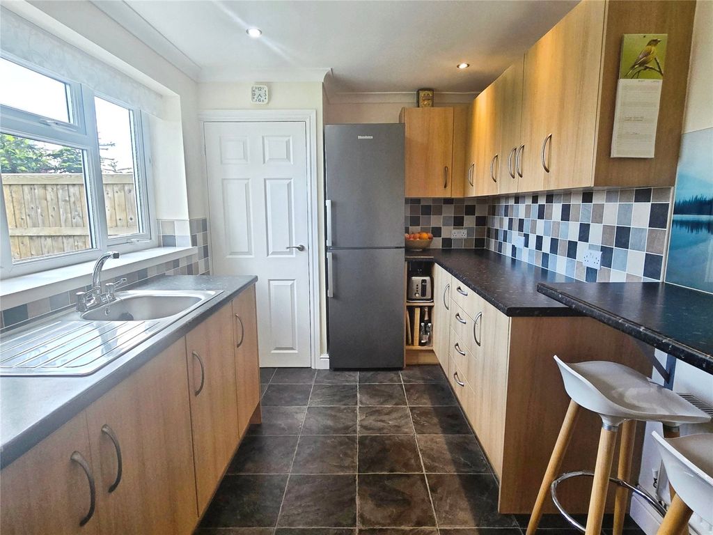 Property photo 3 of 19 Breakfast Kitchen