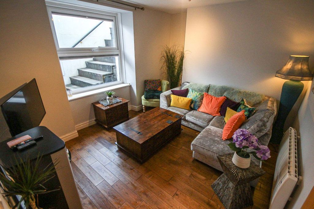 Property photo 3 of 11