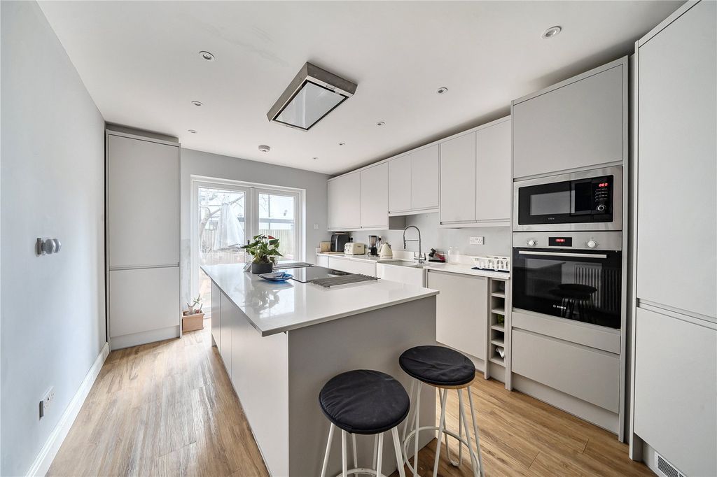 Property photo 2 of 15 Picture No. 34