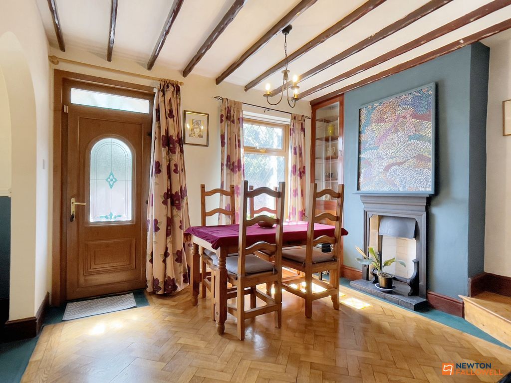 Property photo 2 of 27