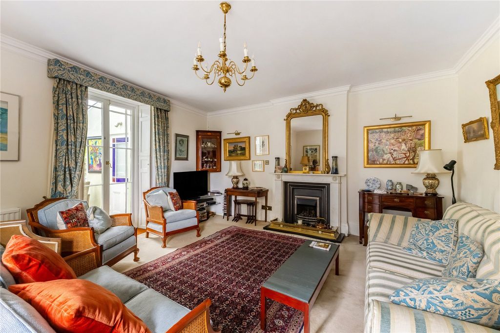 Property photo 2 of 16 Drawing Room
