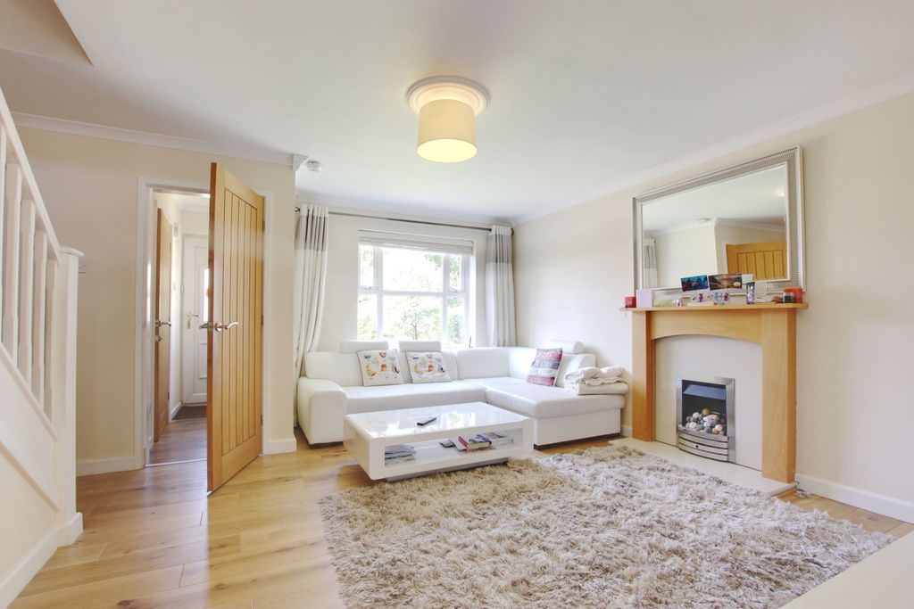 Property photo 2 of 9 Lr