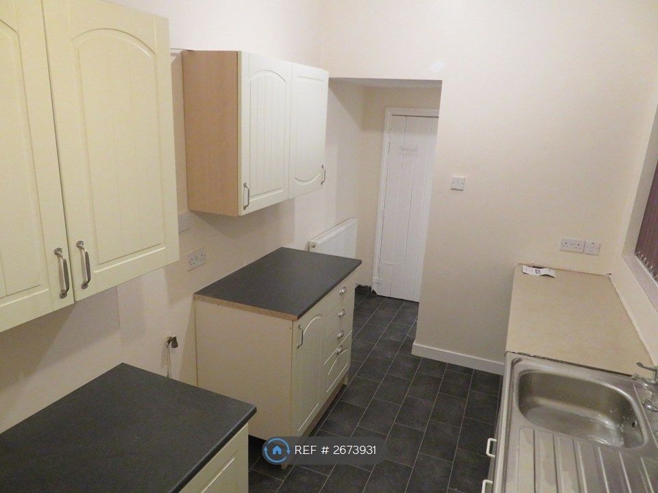 Property photo 2 of 5 Kitchen