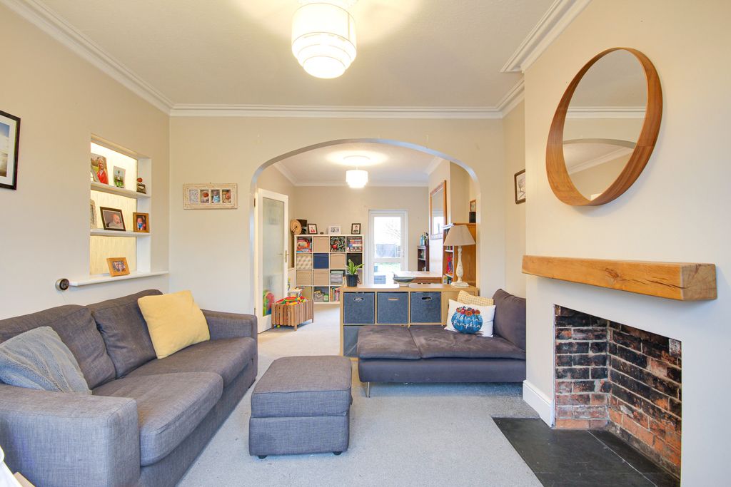 Property photo 2 of 21