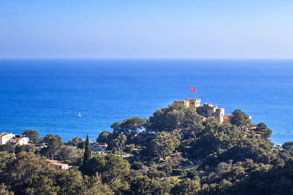 Property photo 1 of 5