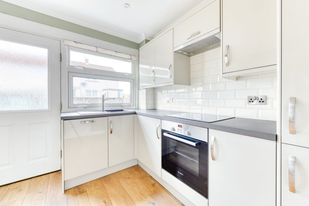 Property photo 3 of 46