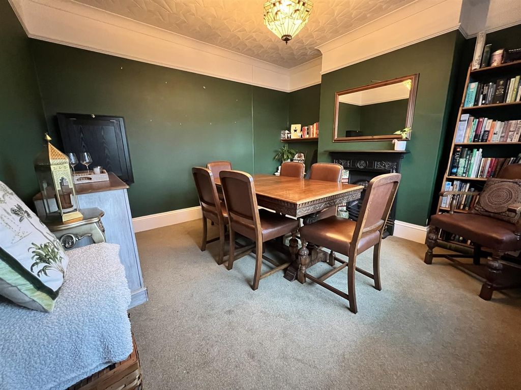 Property photo 3 of 29