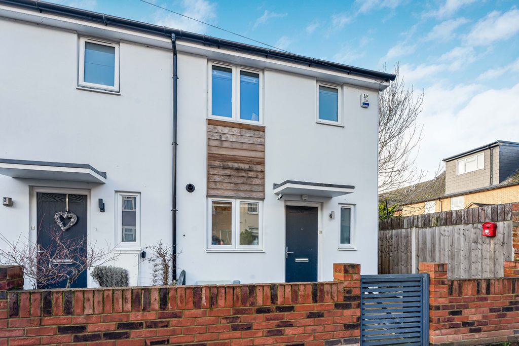 Property photo 1 of 14 Front