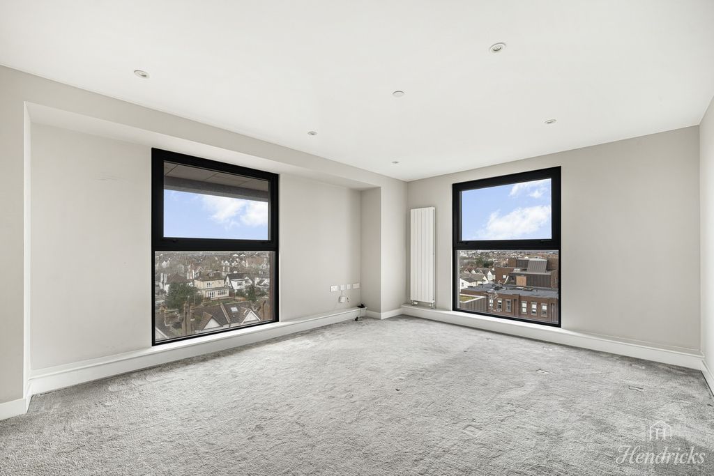 Property photo 2 of 25