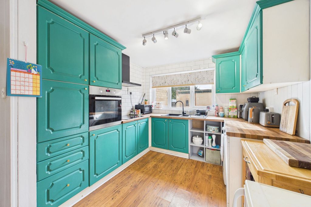 Property photo 2 of 14