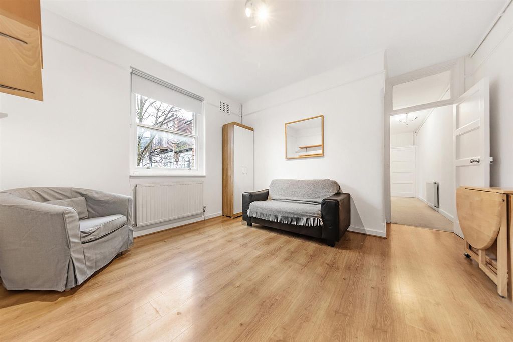 Property photo 2 of 9 14081_00490369.Jpg