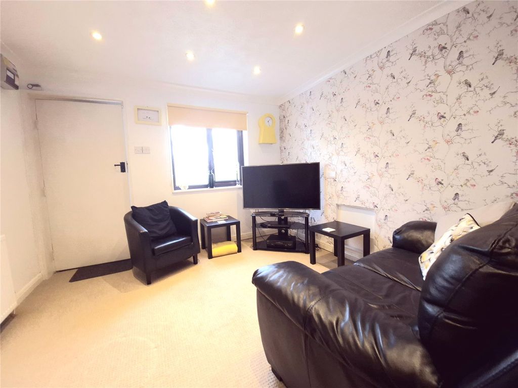 Property photo 3 of 15 Picture No. 33