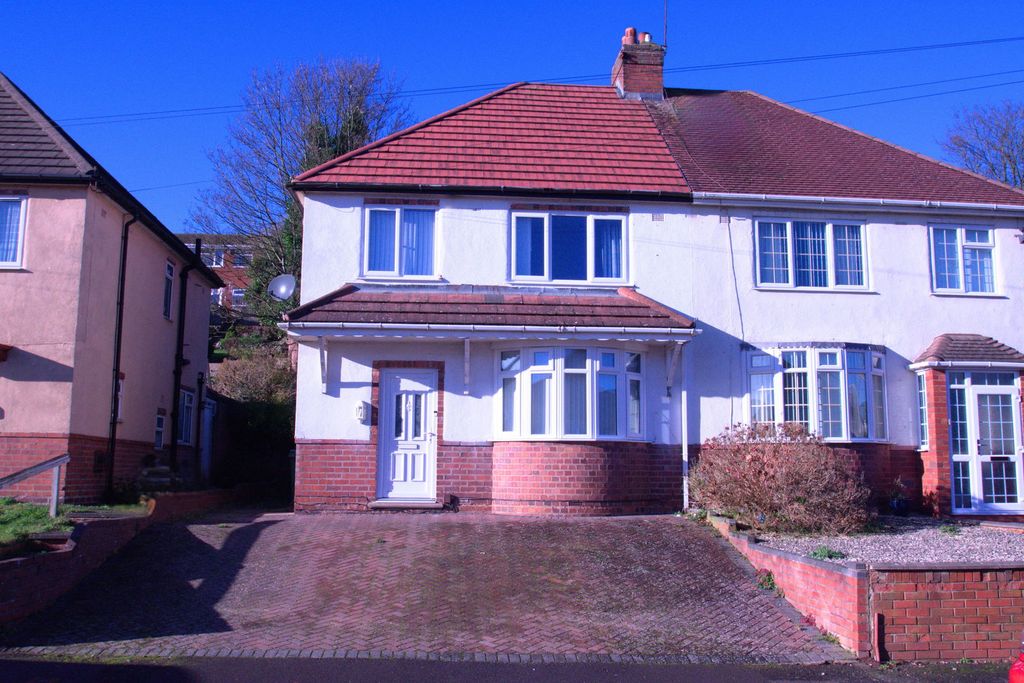 Property photo 3 of 23