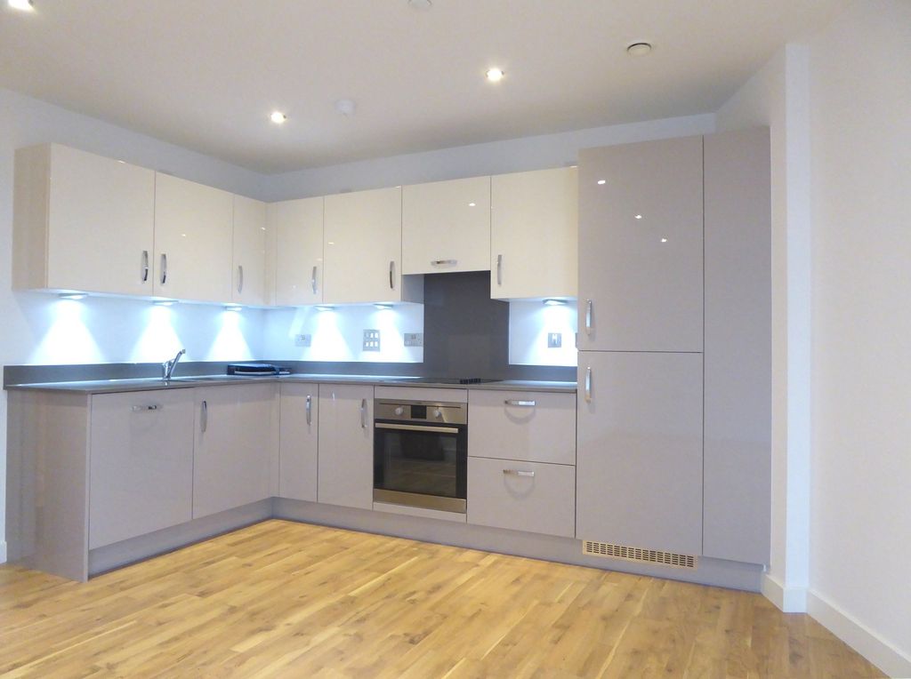 Property photo 3 of 7 Kitchen