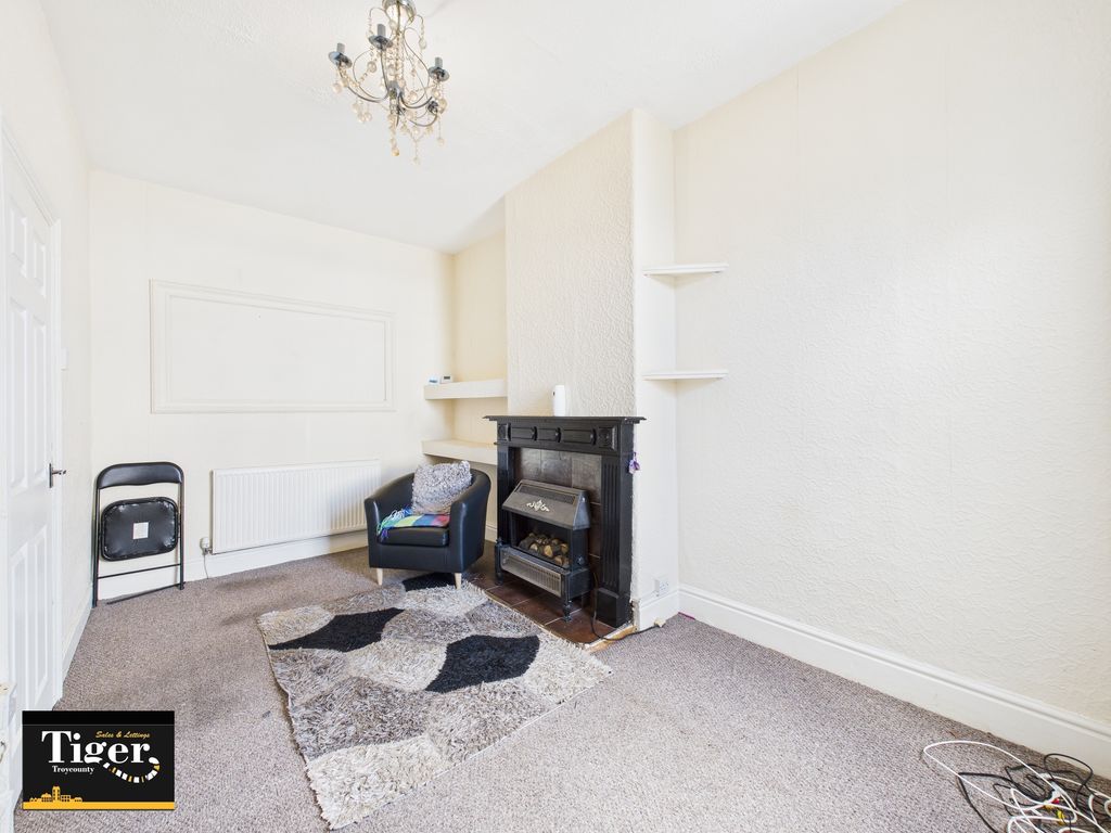 Property photo 3 of 6 Cam03440G0-Pr0405-Still006