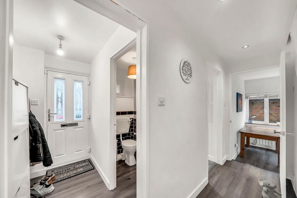 Property photo 3 of 33