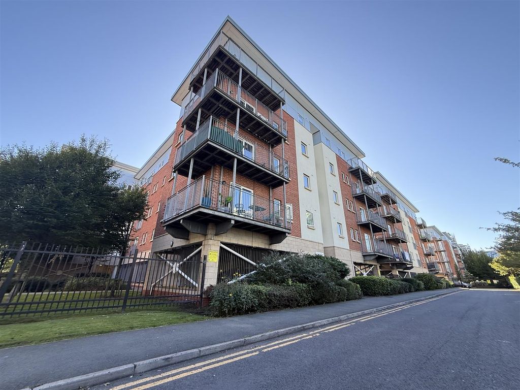 Property photo 1 of 9