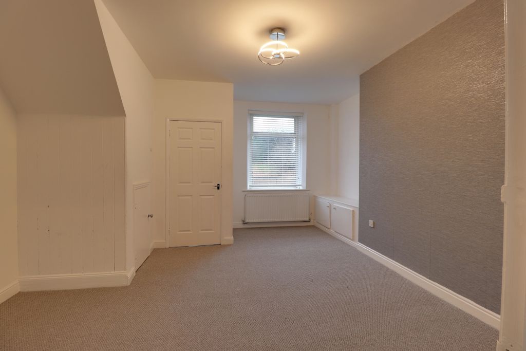 Property photo 3 of 10 Living Room 2