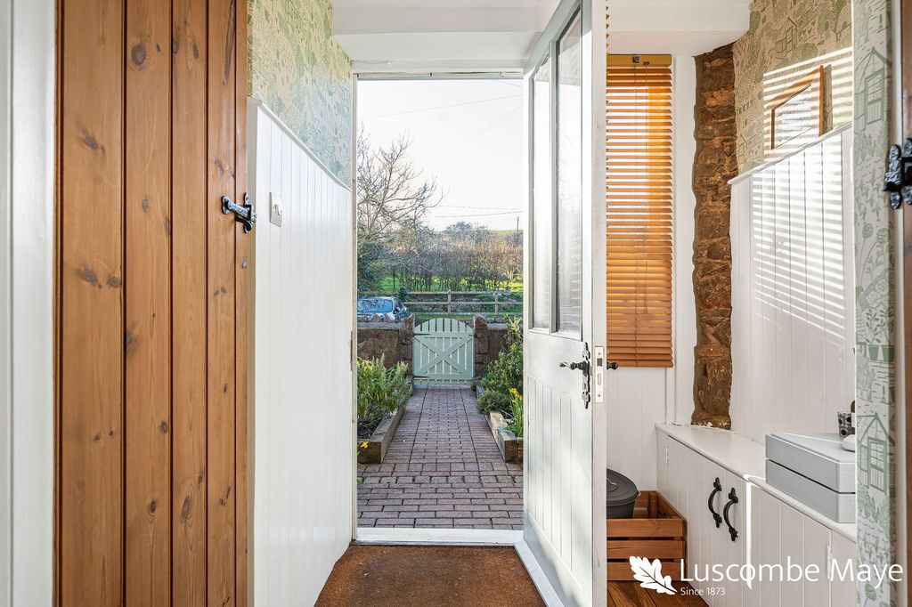 Property photo 2 of 18