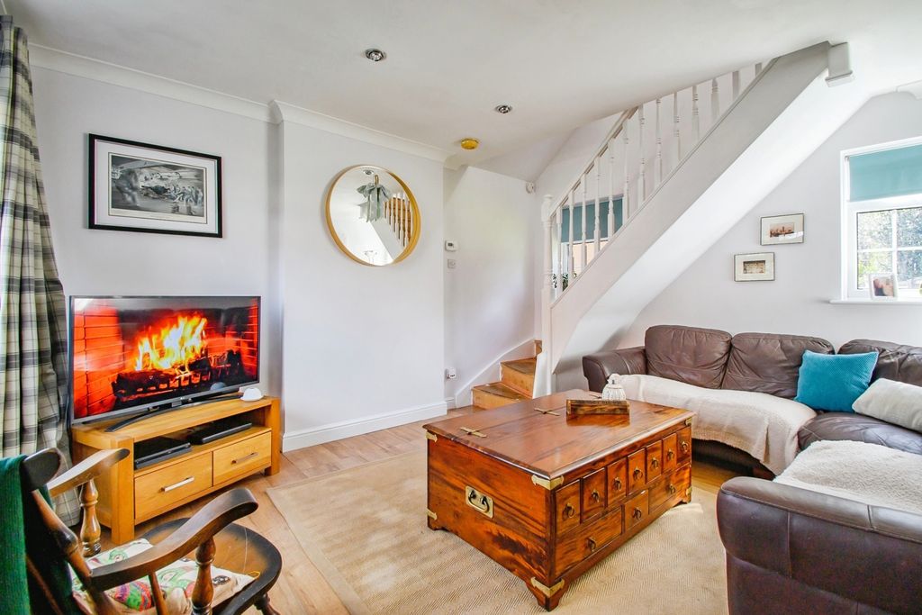 Property photo 3 of 18 Living Room