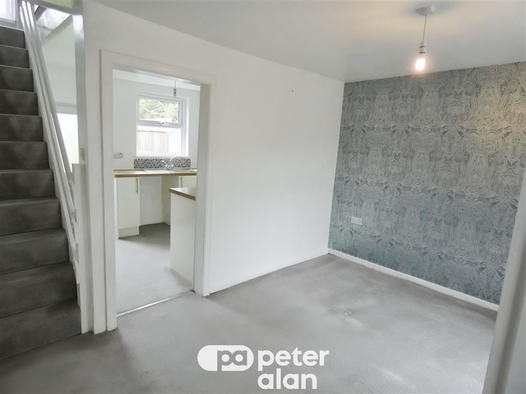 Property photo 2 of 9 Bedroom