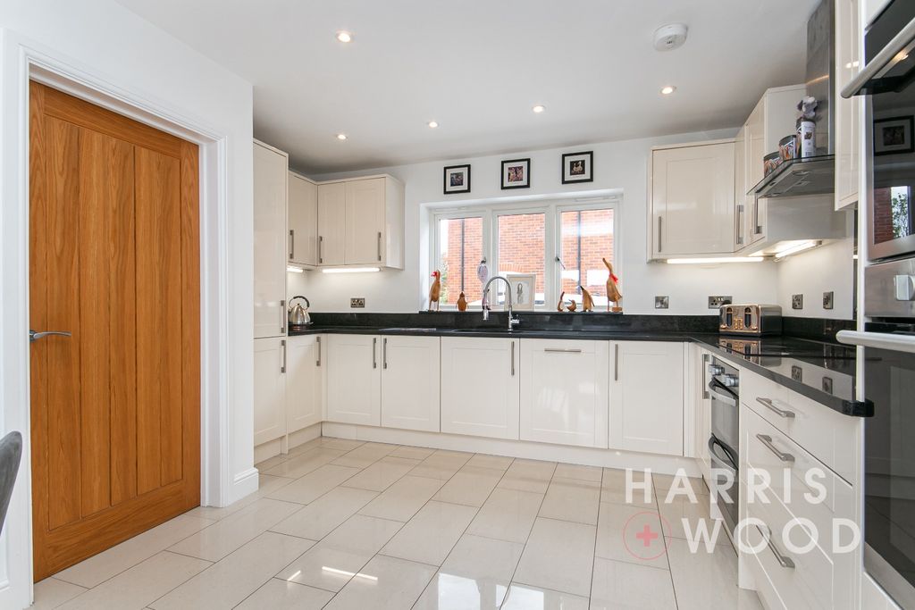 Property photo 2 of 50 4505432