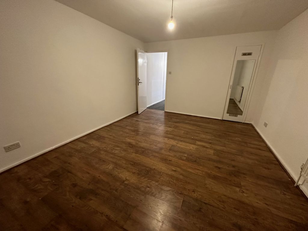 Property photo 3 of 14 Gallery