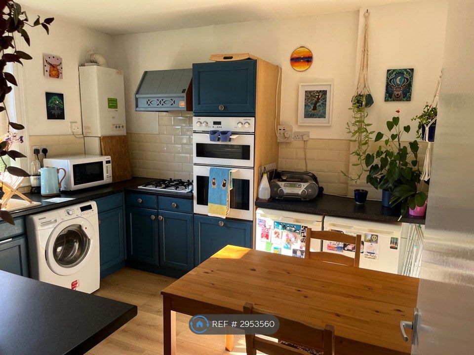 Property photo 1 of 20 Kitchen Dining 1