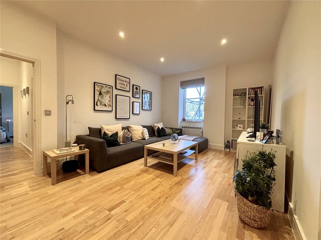 Property photo 3 of 14 Picture No. 01