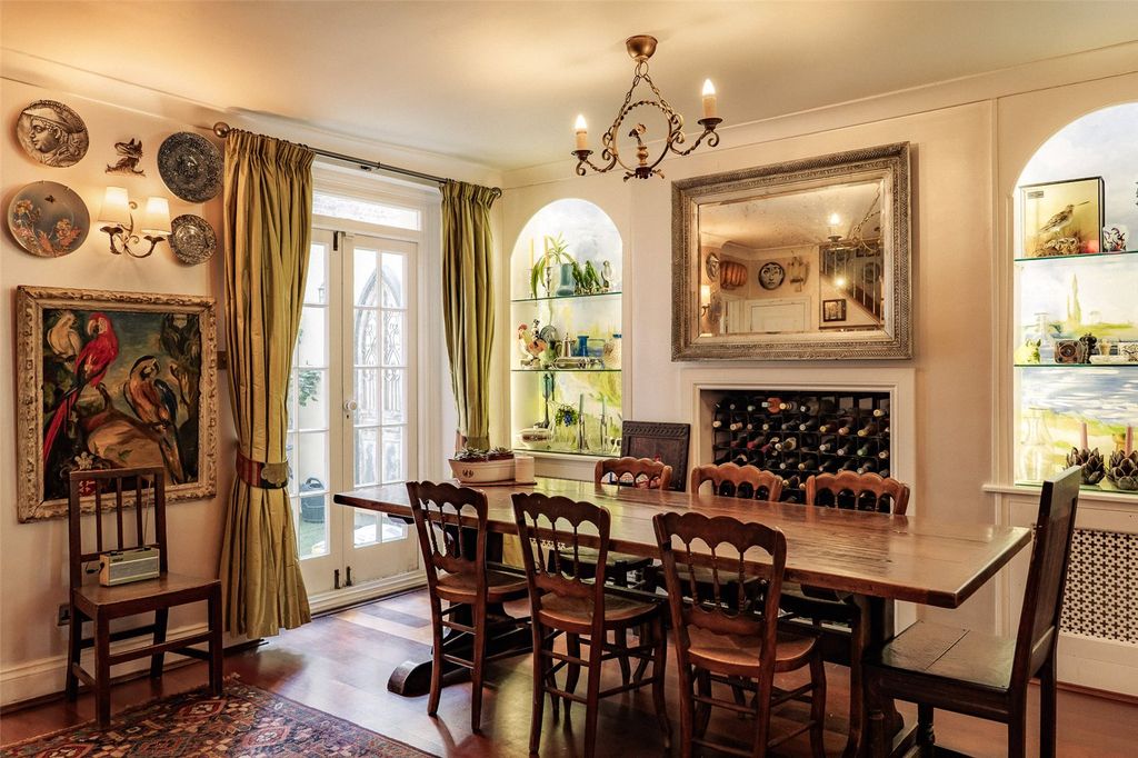 Property photo 2 of 11 Dining Room