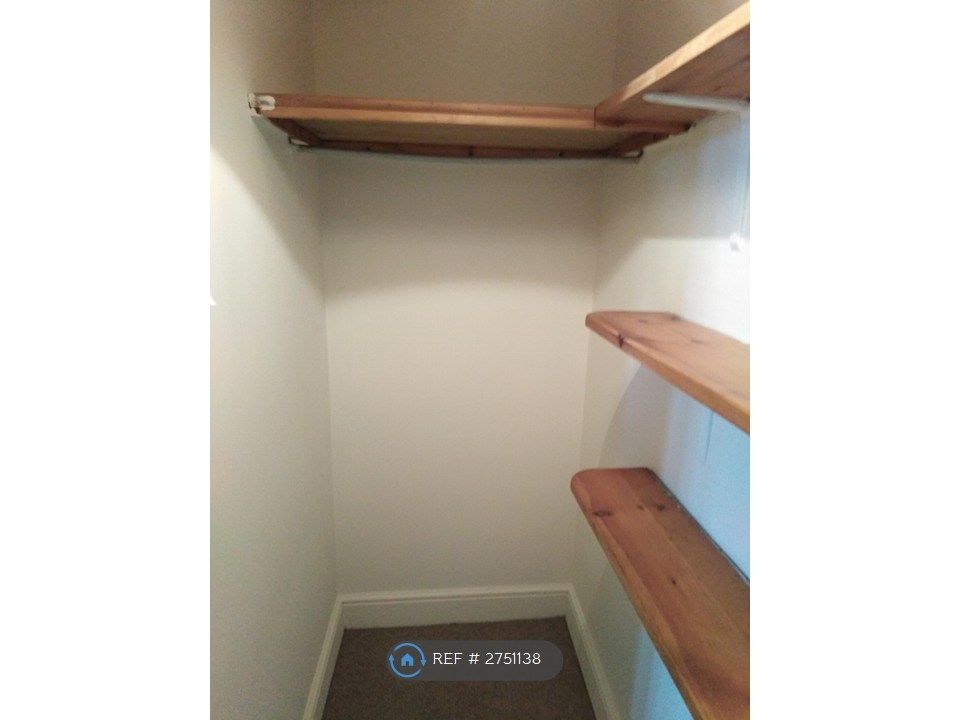 Property photo 2 of 6 Store