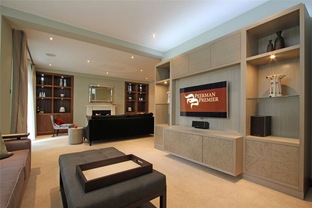 Property photo 1 of 13 Reception
