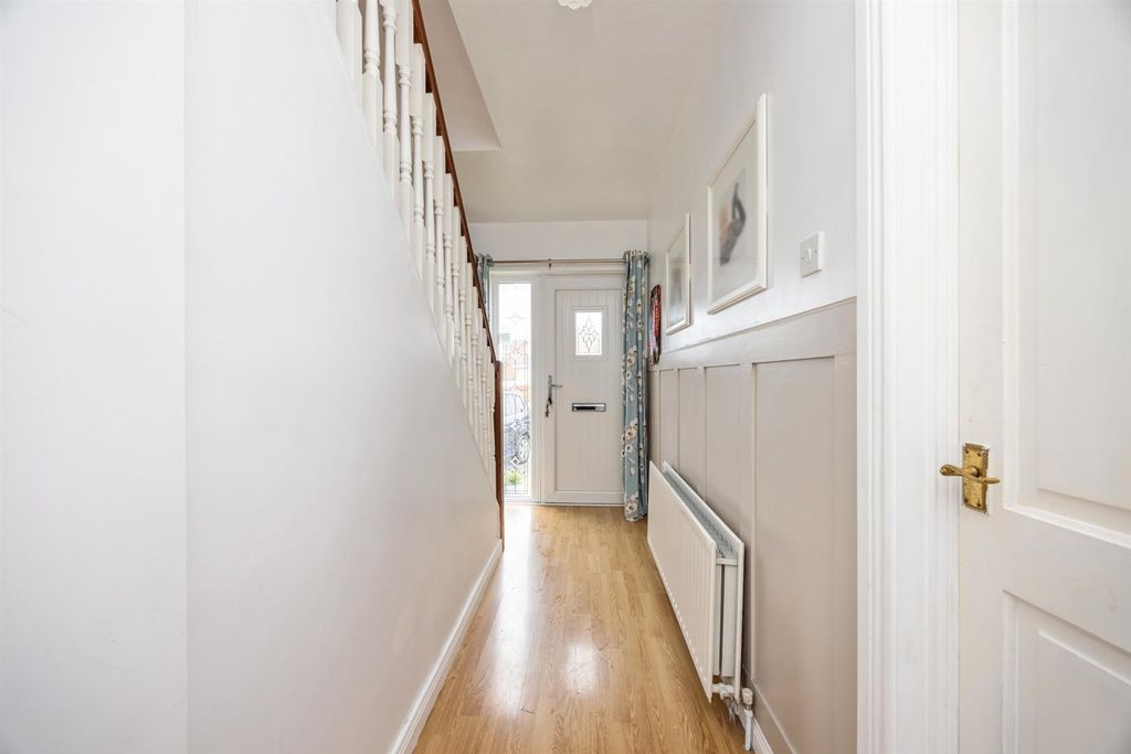 Property photo 3 of 26 7 Ashburn 10.Jpg