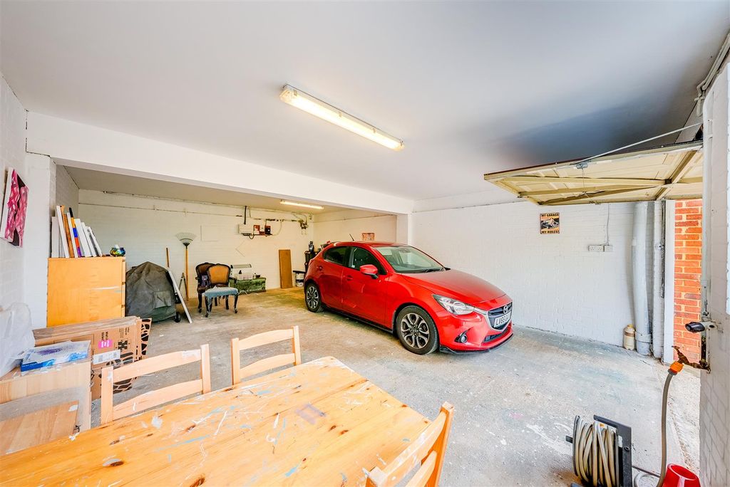 Property photo 3 of 23 Garage