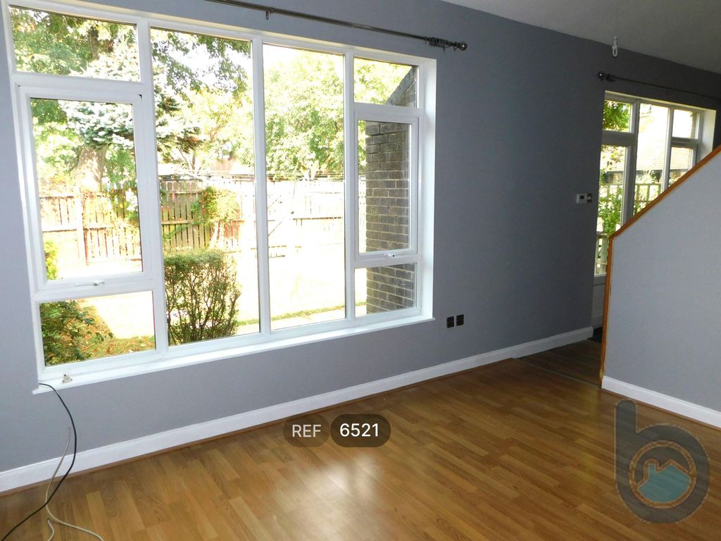 Property photo 3 of 19 Living Room