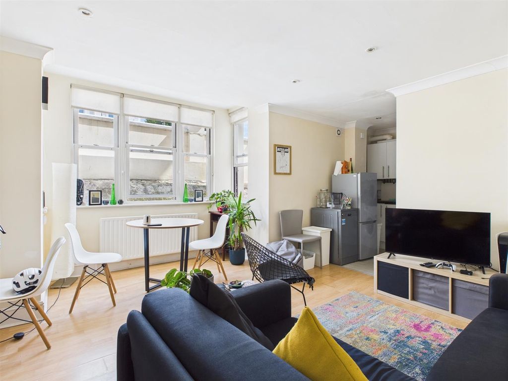 Property photo 1 of 5 Cam04311G0-Pr0046-Still001.Jpg