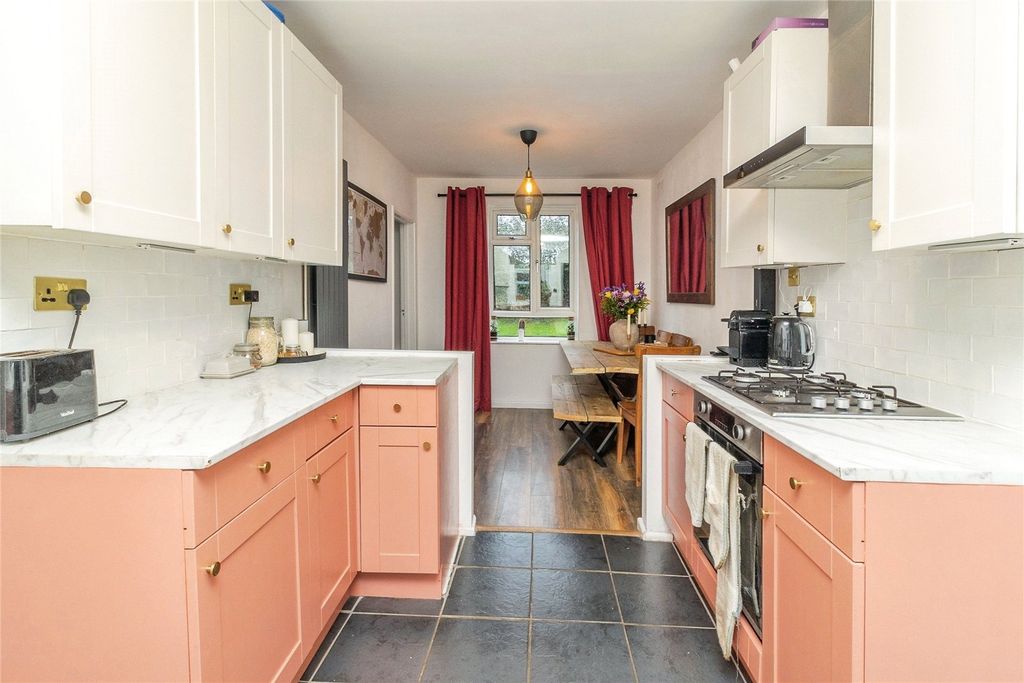 Property photo 3 of 22 Picture No. 18