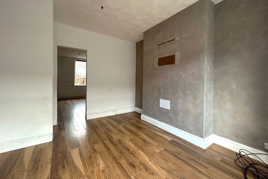 Property photo 3 of 10 2