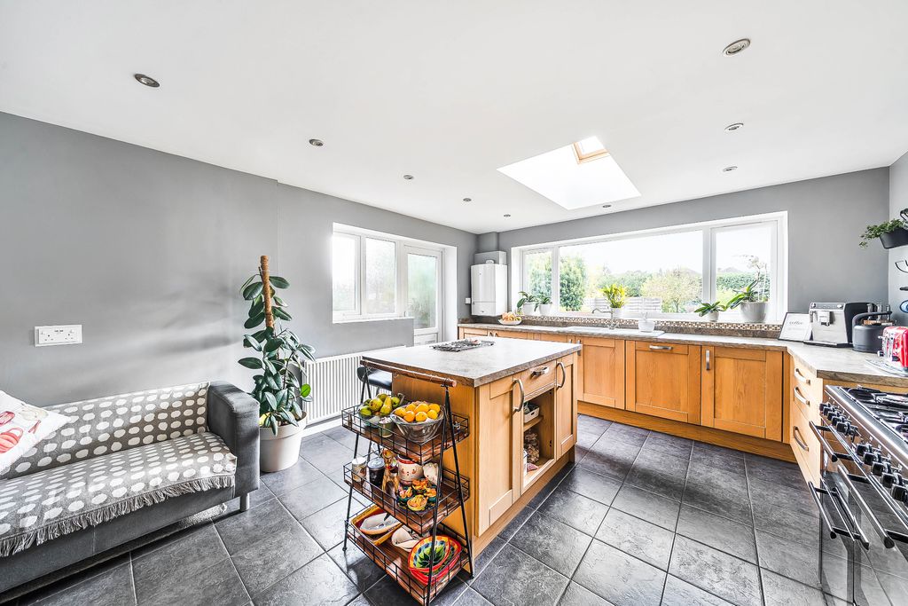 Property photo 3 of 19