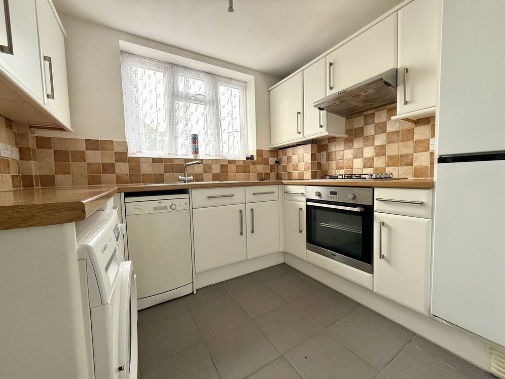 Property photo 3 of 7 Photo 14