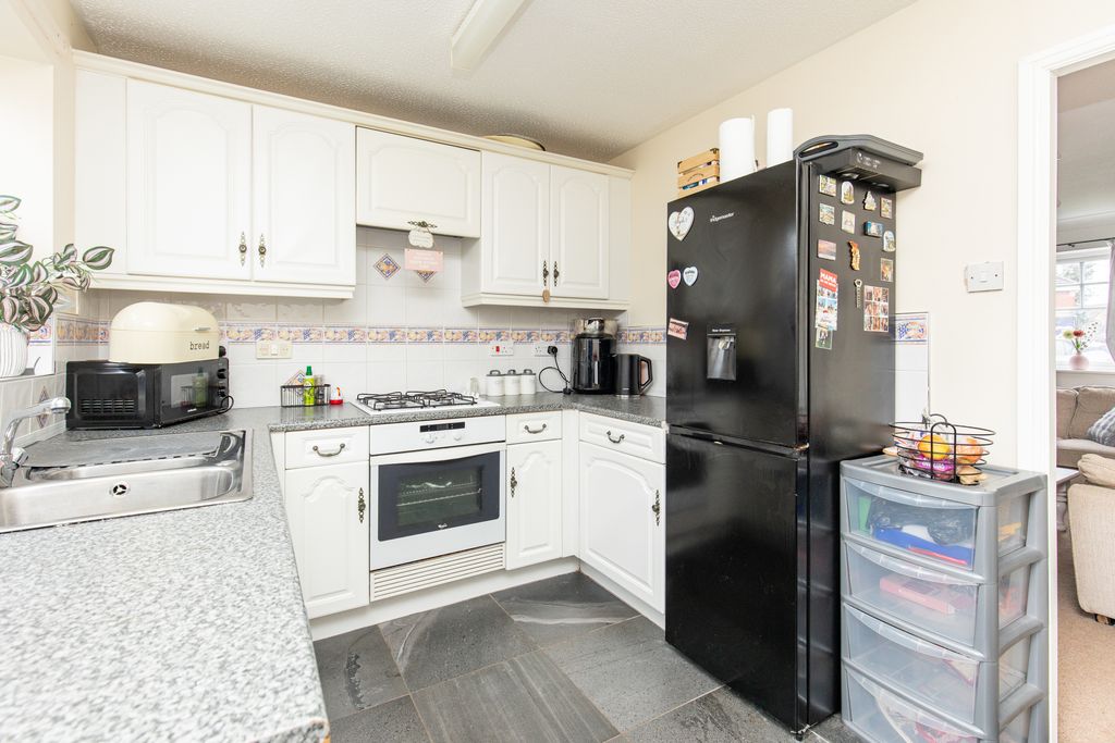 Property photo 3 of 8 Kitchen Diner