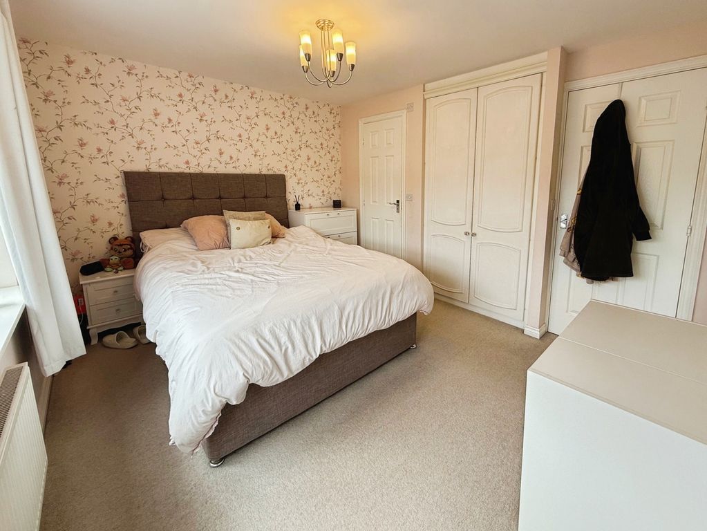 Property photo 2 of 18 Bedroom 1