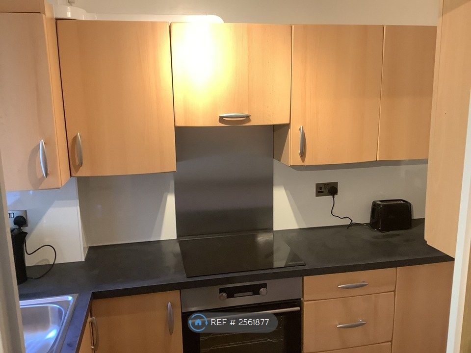 Property photo 1 of 9 Kitchen