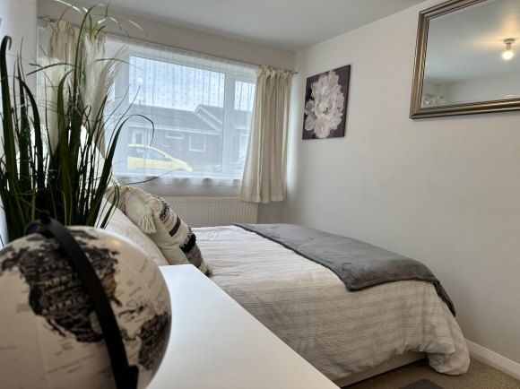 Property photo 1 of 18 Bedroom