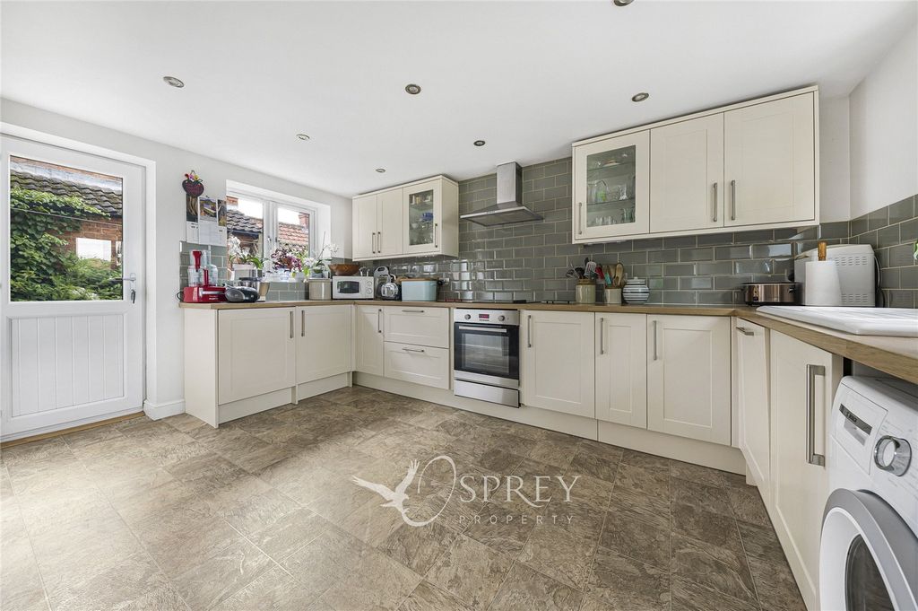 Property photo 2 of 15 Kitchen