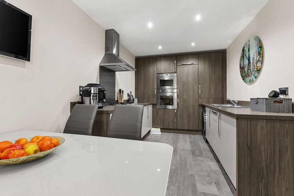 Property photo 3 of 24