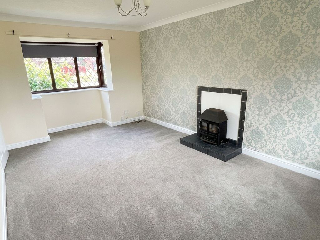 Property photo 3 of 7 Lounge
